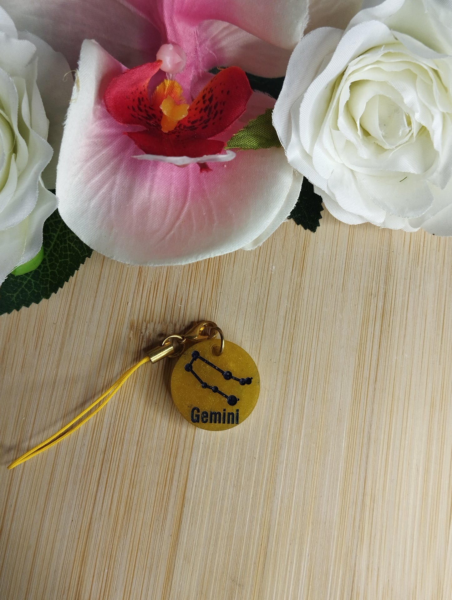 Fond Jaune, Ecriture Noir
