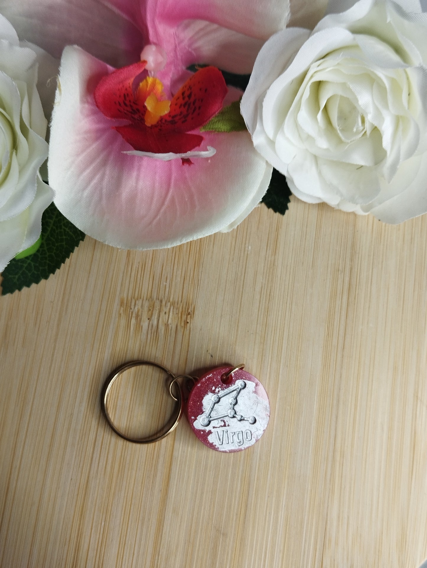 Fond Rouge, Ecriture Argent